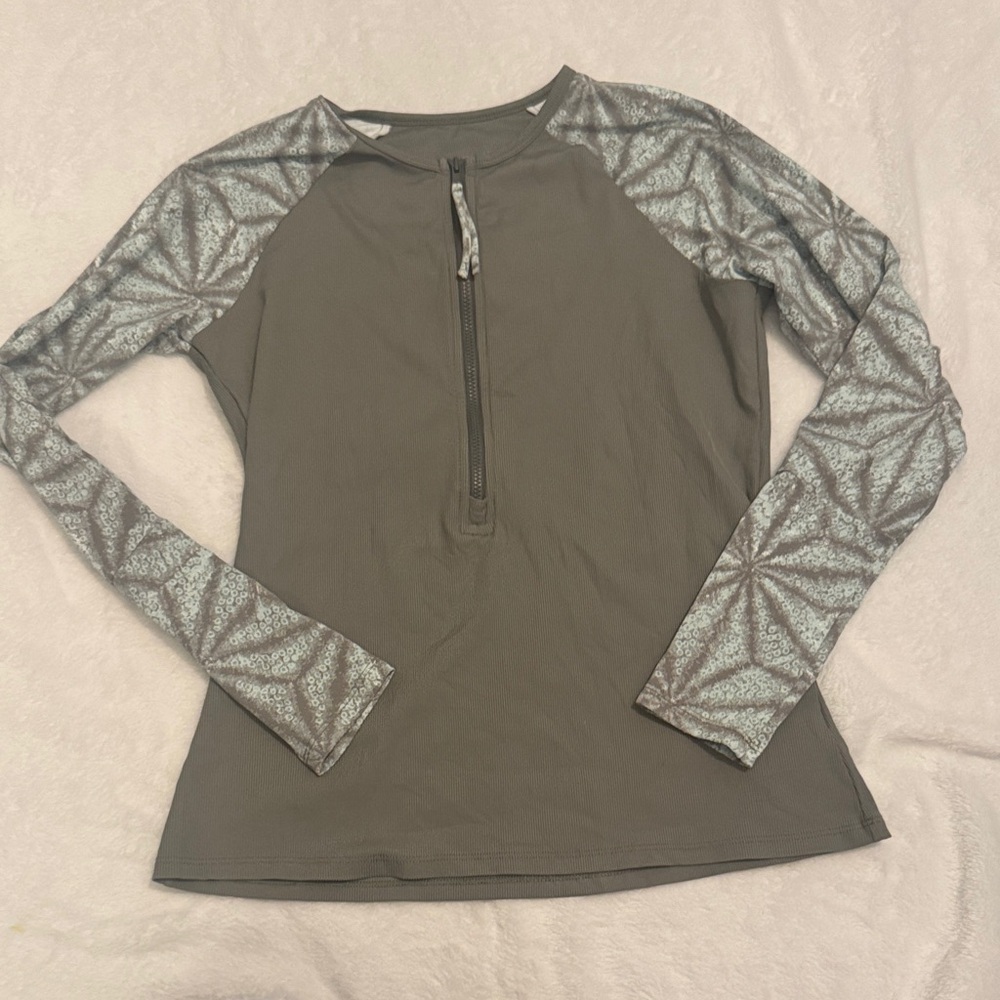 Carve Designs Quarter Zip Long Sleeve Active Top LIKE NEW Small Olive Print